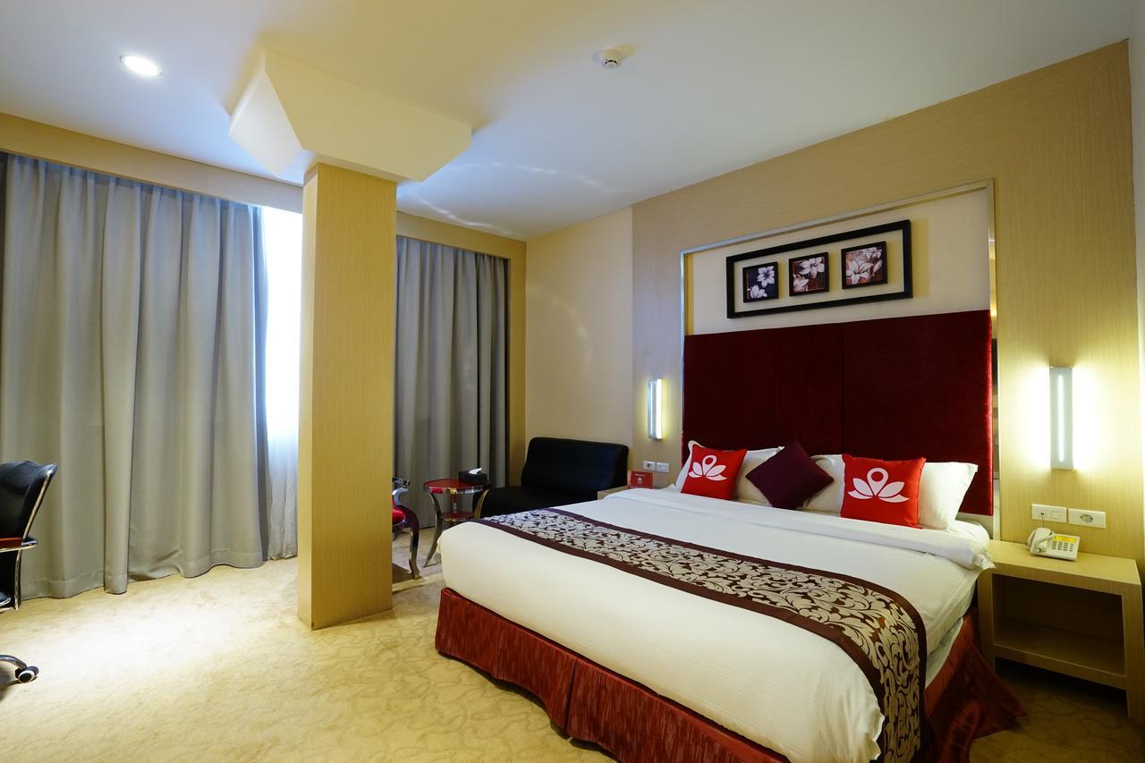 Zen Rooms Near Bcs Mall Penuin Batam Екстер'єр фото