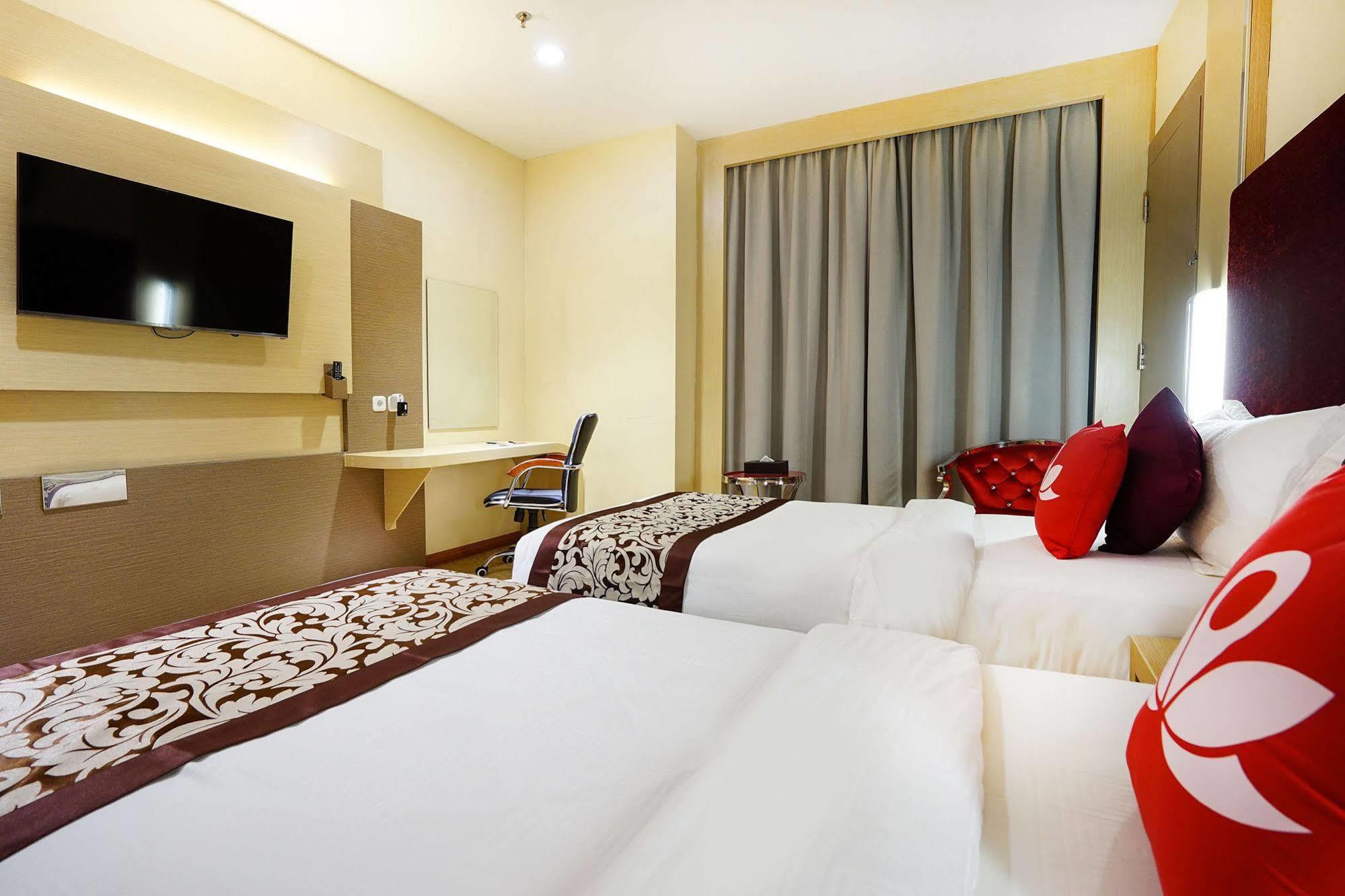 Zen Rooms Near Bcs Mall Penuin Batam Екстер'єр фото