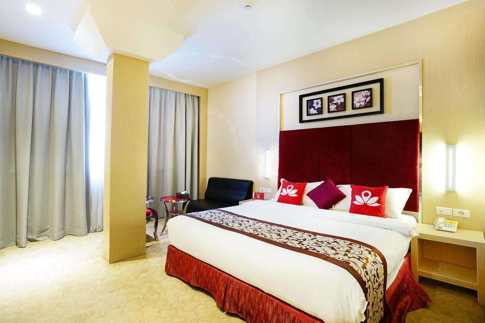 Zen Rooms Near Bcs Mall Penuin Batam Екстер'єр фото