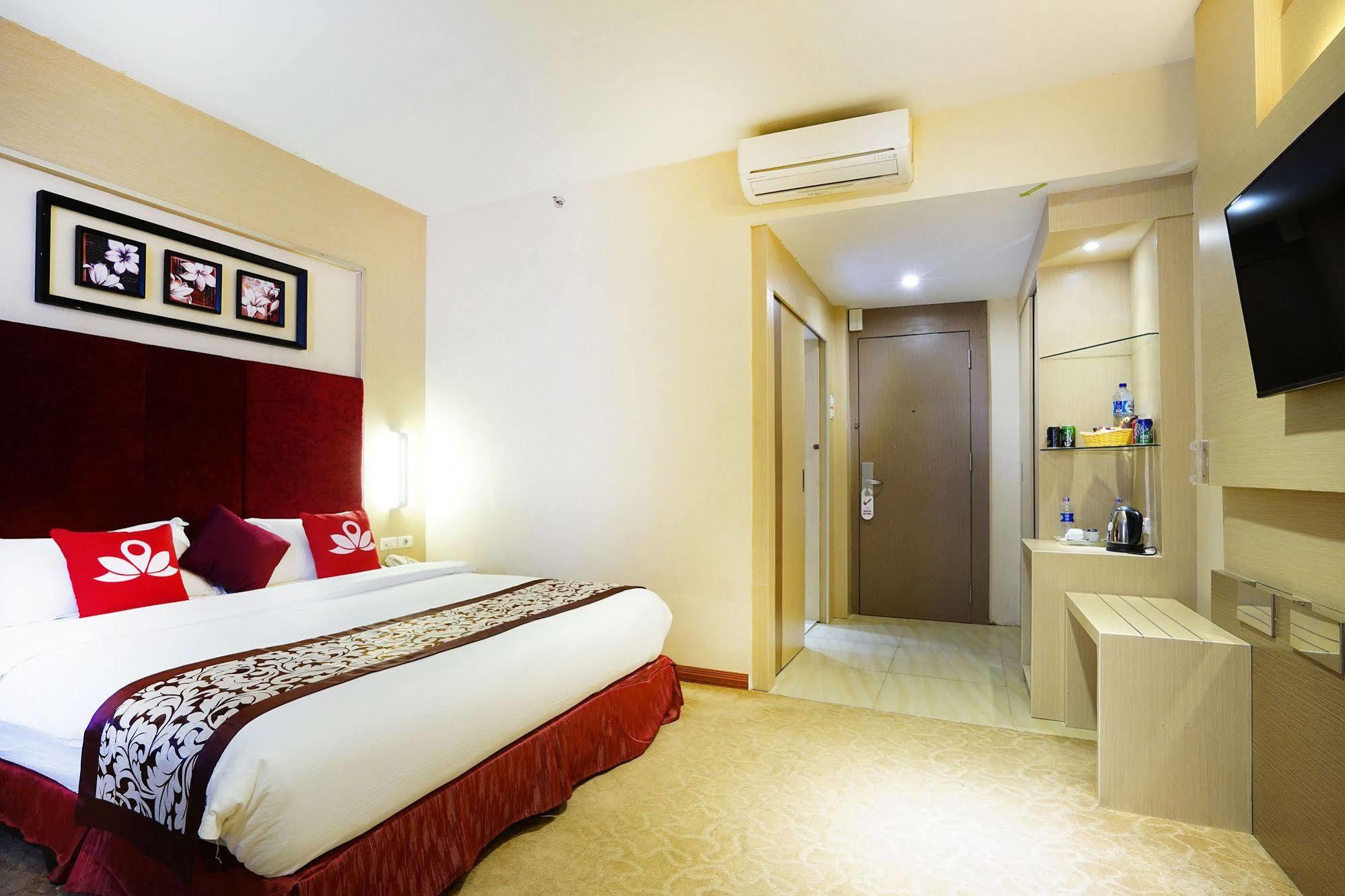 Zen Rooms Near Bcs Mall Penuin Batam Екстер'єр фото