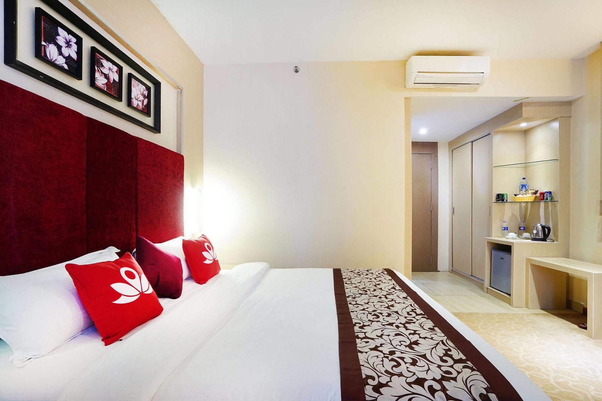 Zen Rooms Near Bcs Mall Penuin Batam Екстер'єр фото